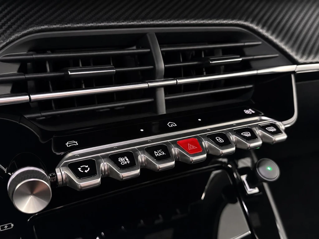 Peugeot e-2008 – foto 31