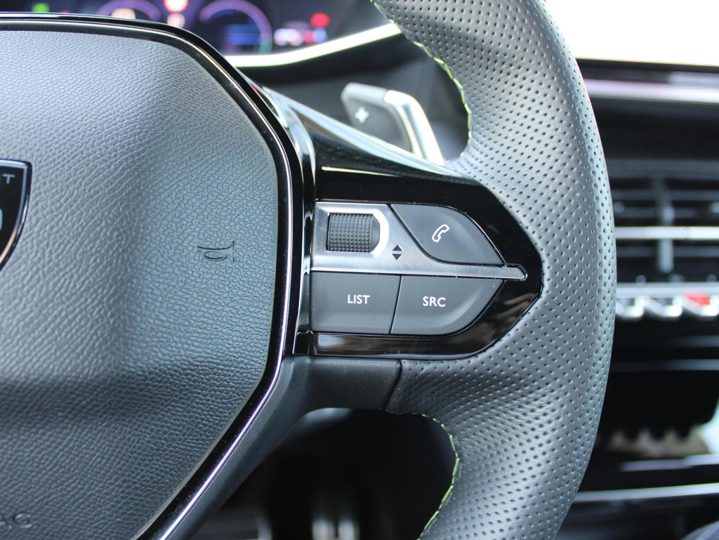 Peugeot 208 – foto 18