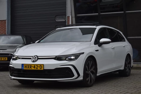 Volkswagen Golf 1.5 eTSI Variant 3x R Line Pano Keyless Lane Camera Trekhaak