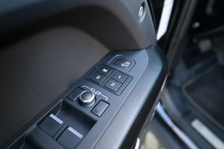 Land Rover Defender – thumbnail 27