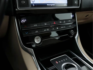 Jaguar XE – thumbnail 13