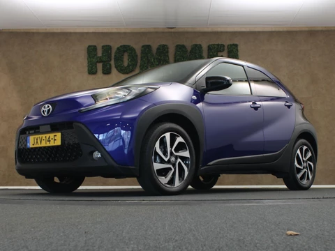 Toyota Aygo X 1.0 VVT-i MT Pulse - AIRCO - VOORSTOELEN VERWARMD - 17 INCH LICHT METALEN VELGEN - CAMERA - APPLE CARPLAY/ ANDROID AUTO - ADAPTIEVE CRUISE CONTROL - MISTLAMPEN VOOR - DONKER GETINTE RAMEN ACHTER - TWO TONE LAK