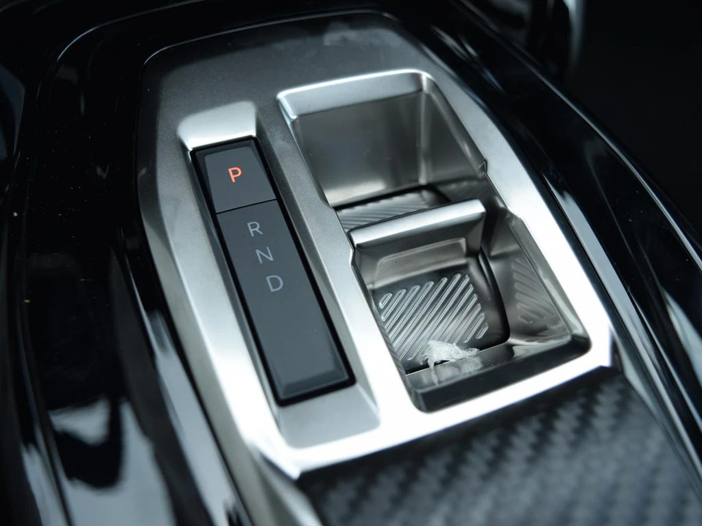 Peugeot 208 – foto 16