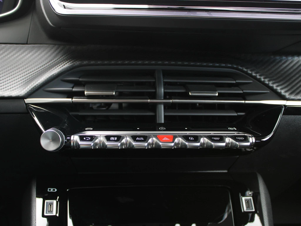 Peugeot 208 – foto 17