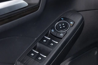 Ford Kuga – thumbnail 17