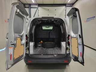 Ford Transit Courier – thumbnail 9