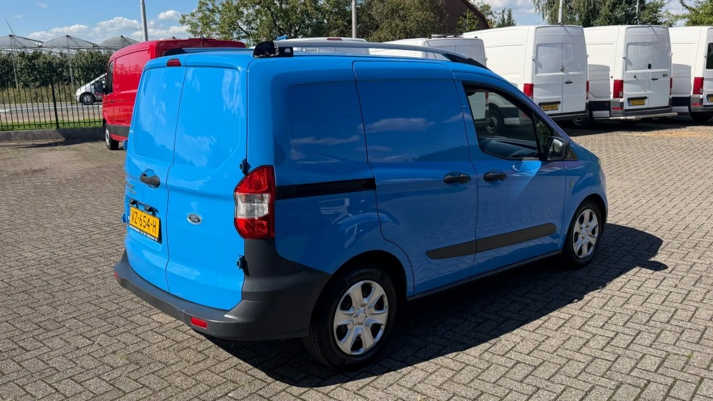 Ford Transit Courier – foto 5