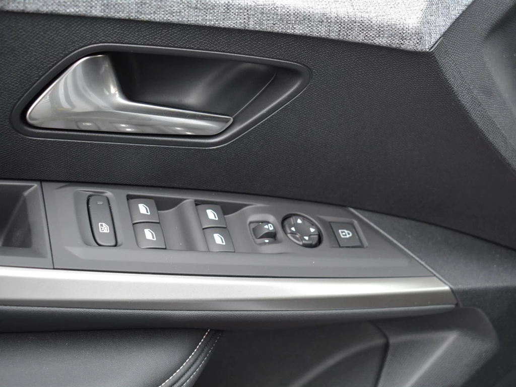 Peugeot e-3008 – foto 43