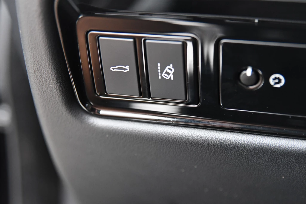 Jaguar XE – foto 33