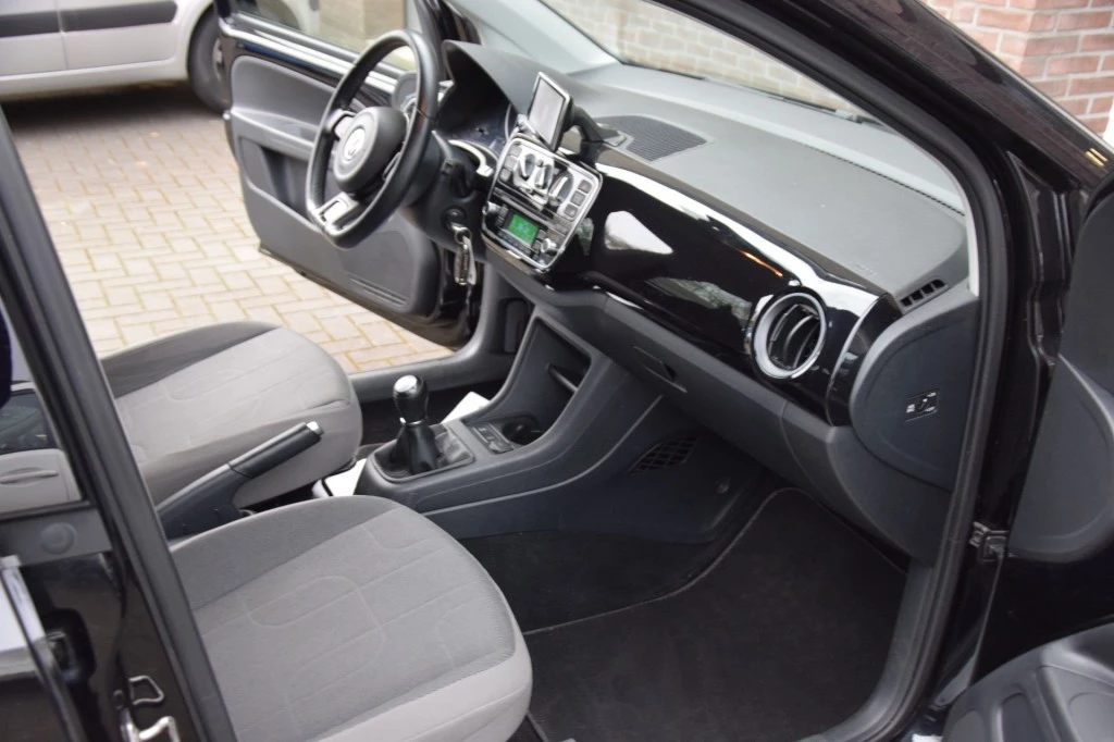 Volkswagen up! – foto 17