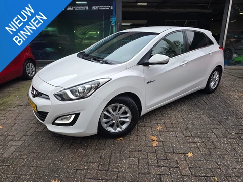 Hyundai i30 1.6 GDI i-Motion Plus | NIEUWE APK | NAVI | CAMERA | CRUISE | LMV | GOED ONDERHOUDEN |