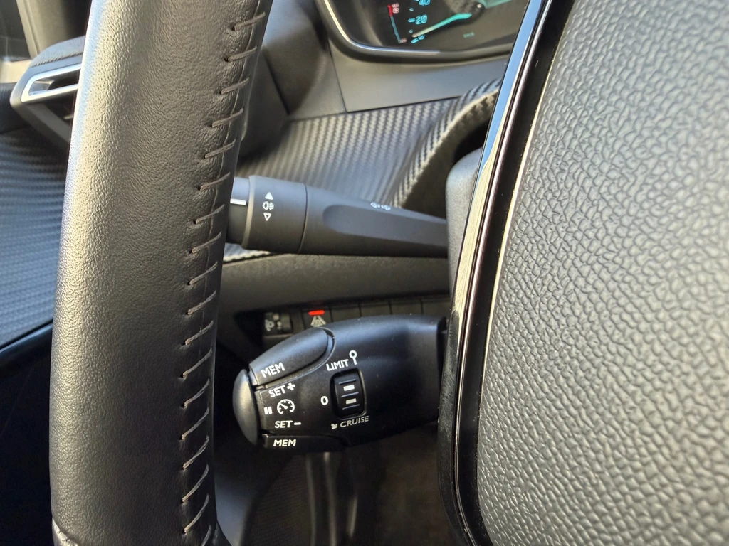 Peugeot e-208 – foto 29