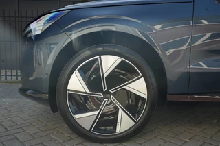 Volvo EX90 – thumbnail 9