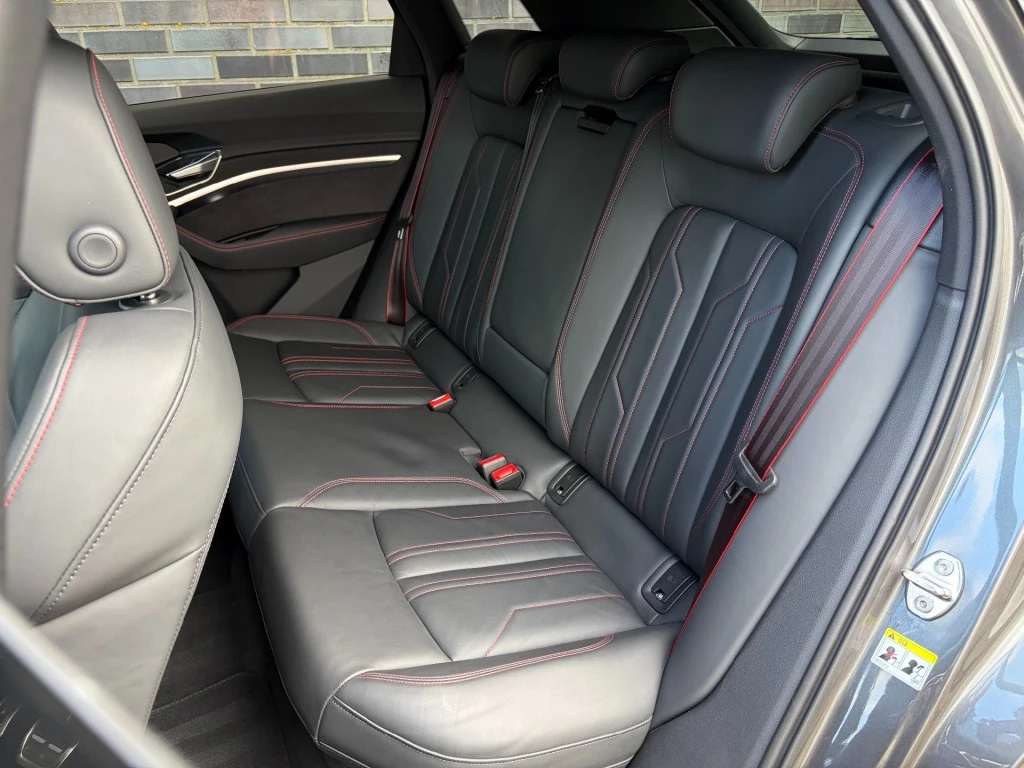 Audi Q8 e-tron – foto 17