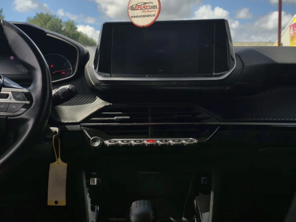 Peugeot 208 – foto 11