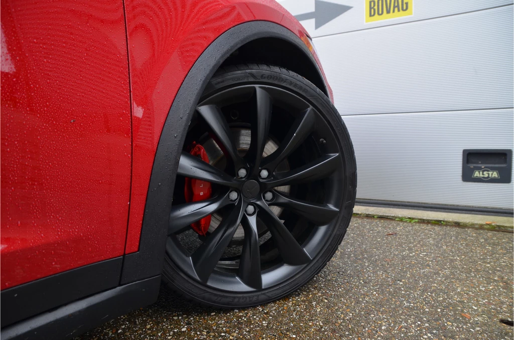 Tesla Model X – foto 10