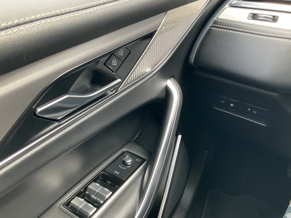 Jaguar F-PACE – foto 27