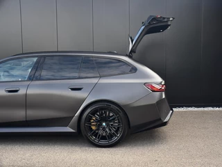 BMW M5 – thumbnail 6