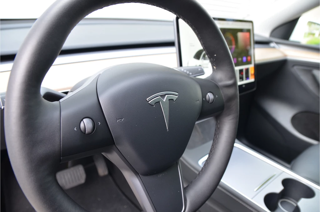Tesla Model Y – foto 15