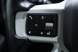 Land Rover Defender – thumbnail 38