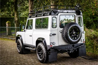 Land Rover Defender – thumbnail 8