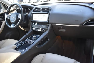 Jaguar F-PACE – thumbnail 17