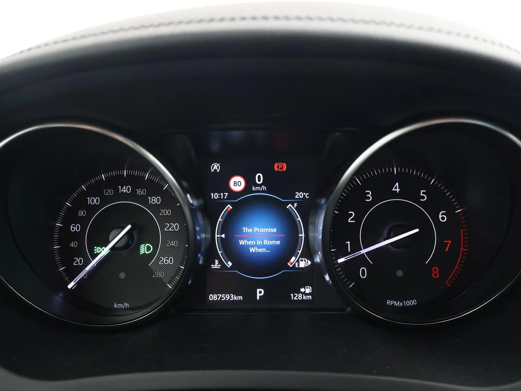 Jaguar E-PACE – foto 32