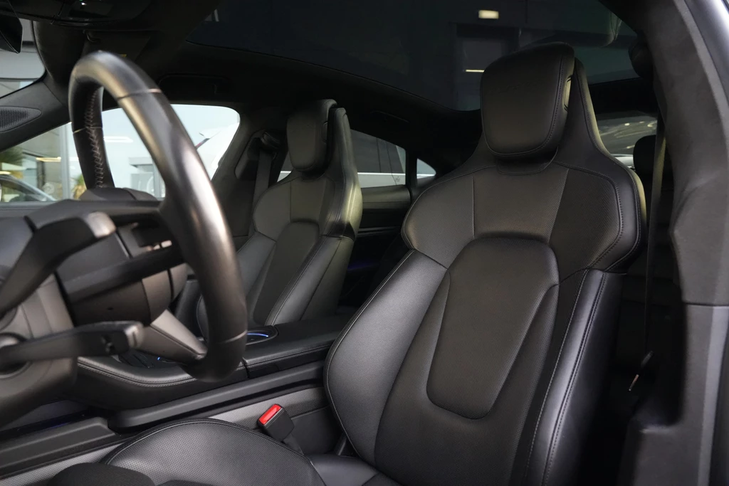 Porsche Taycan – foto 8