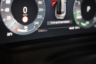 Land Rover Range Rover Velar – thumbnail 33