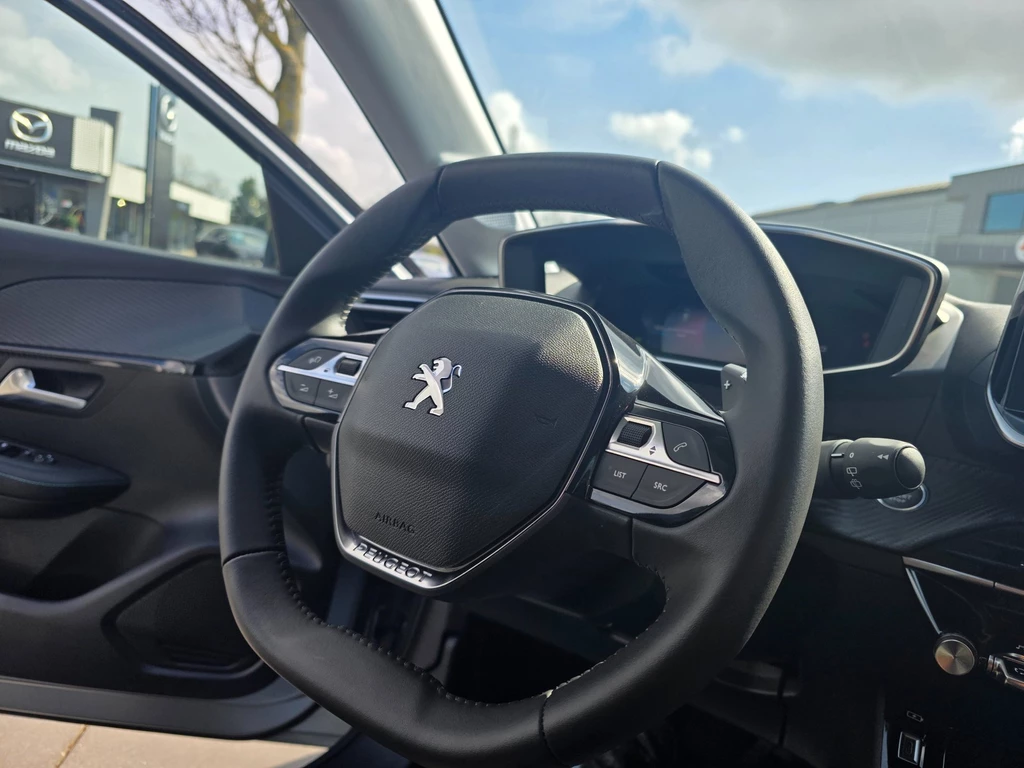Peugeot 208 – foto 12