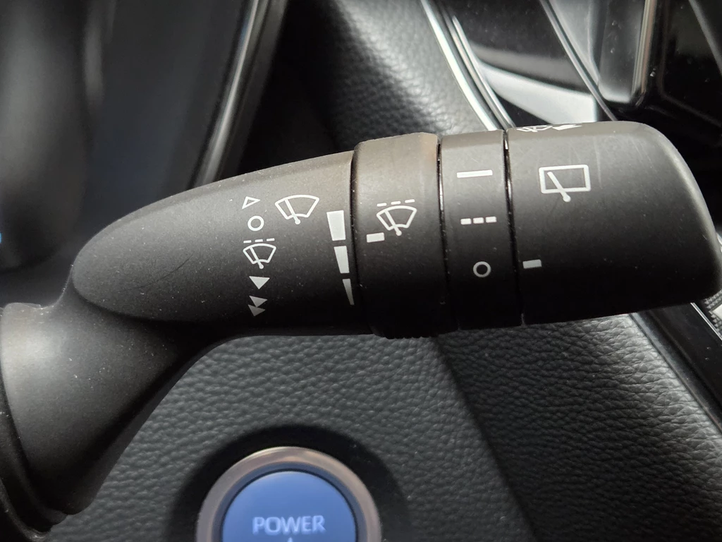Toyota Corolla Touring Sports – foto 31