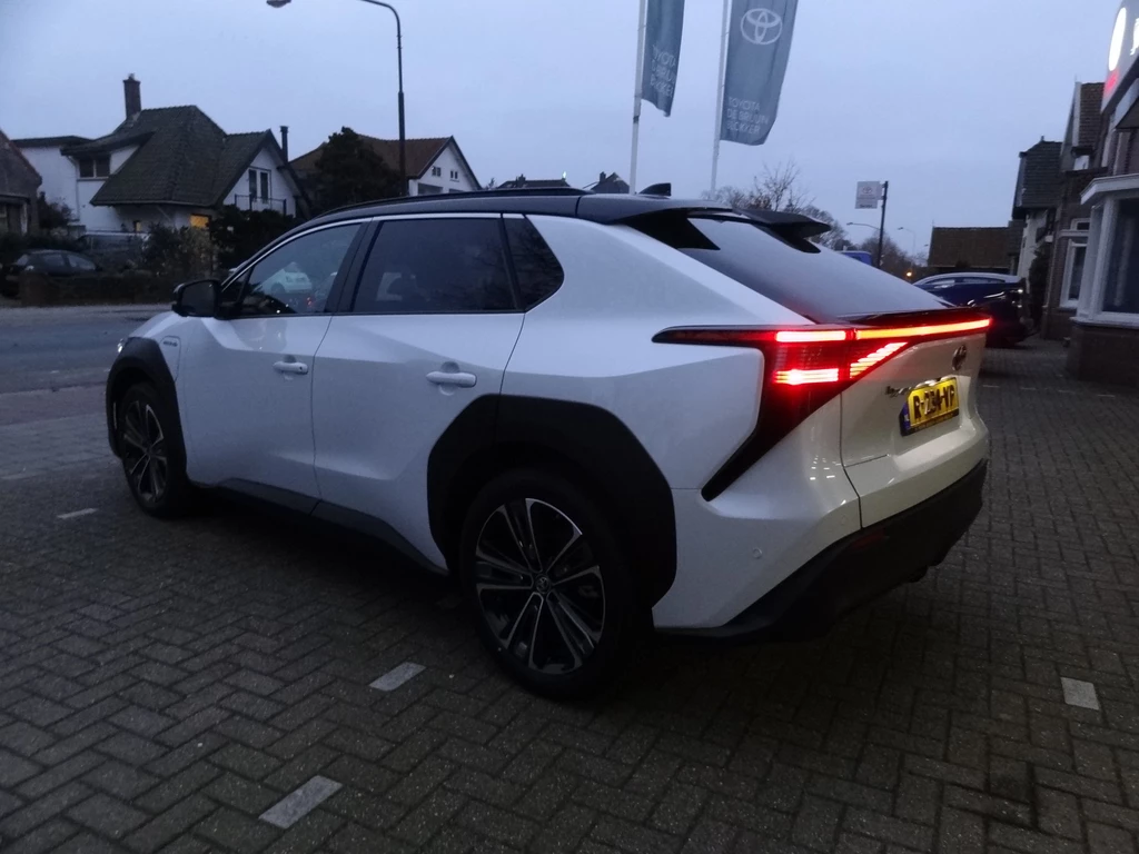 Toyota bZ4X – foto 12