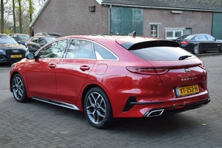 Kia ProCeed – thumbnail 2