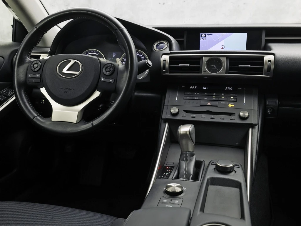 Lexus IS – foto 9
