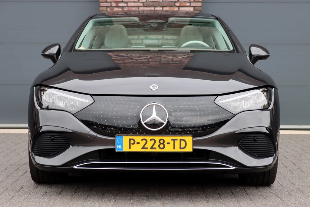 Mercedes-Benz EQE – foto 9