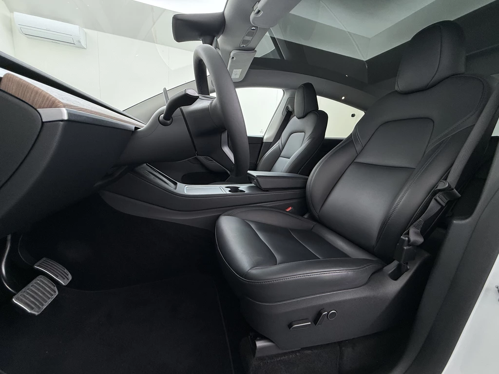 Tesla Model Y – foto 15