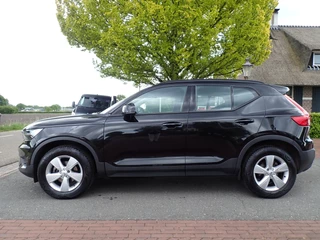 Volvo XC40 – thumbnail 2