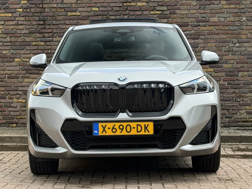 BMW iX1 – foto 7
