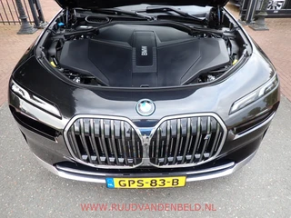 BMW i7 – thumbnail 9