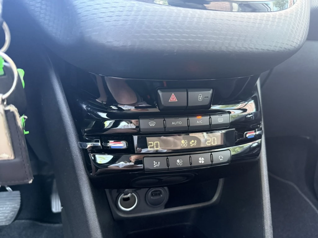 Peugeot 208 – foto 25