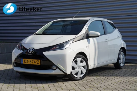 Toyota Aygo 1.0 Vvti X-Play Airco BT Camera Centr. vergr. Isofix NL-auto!
