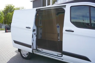 Ford Transit Custom – thumbnail 9
