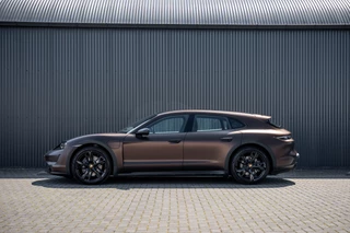 Porsche Taycan – thumbnail 2