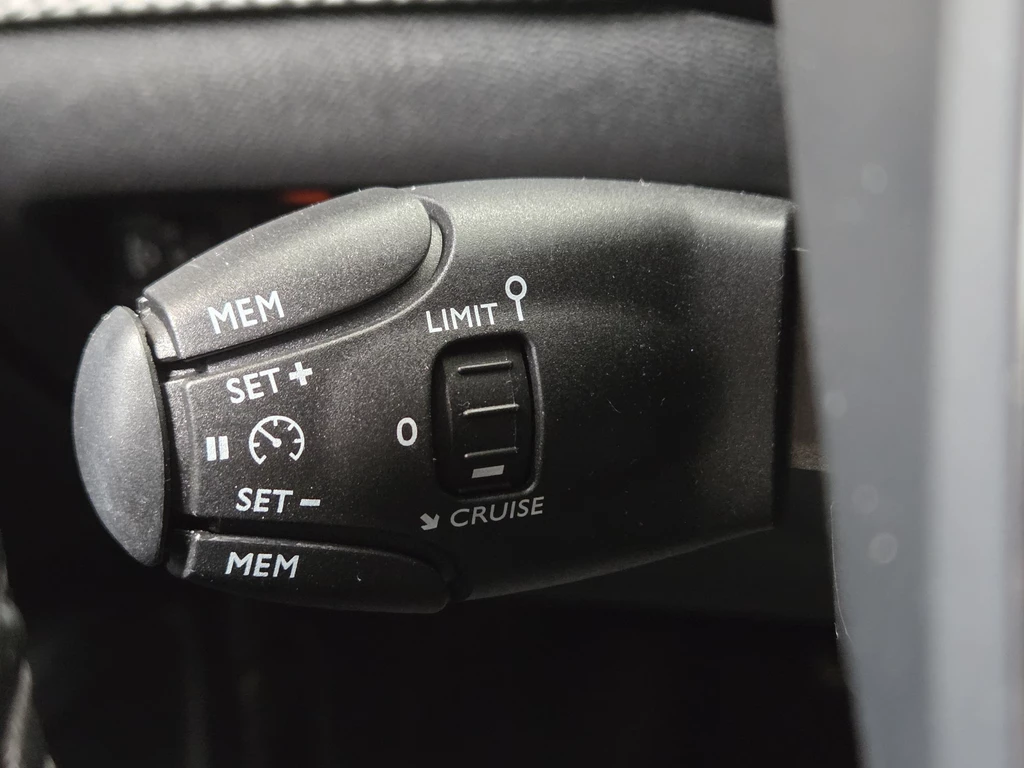 Peugeot e-2008 – foto 32