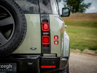 Land Rover Defender – thumbnail 4