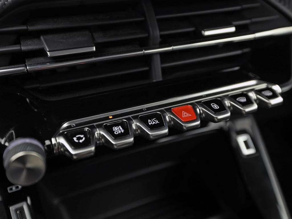 Peugeot e-208 – foto 13