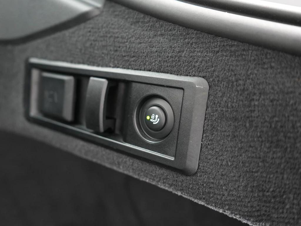 BMW i4 – foto 17