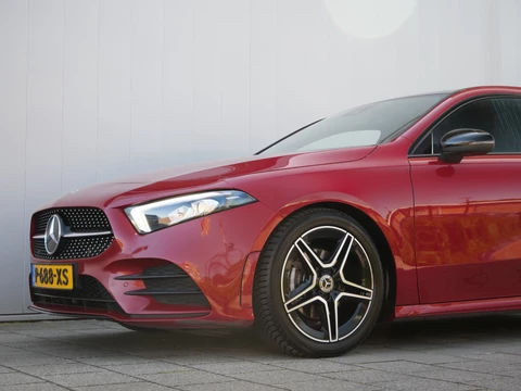 Mercedes-Benz A-Klasse 180 Business Solution AMG 136 Pk Navi / DAB / Camera / 18 inch / Pano-dak