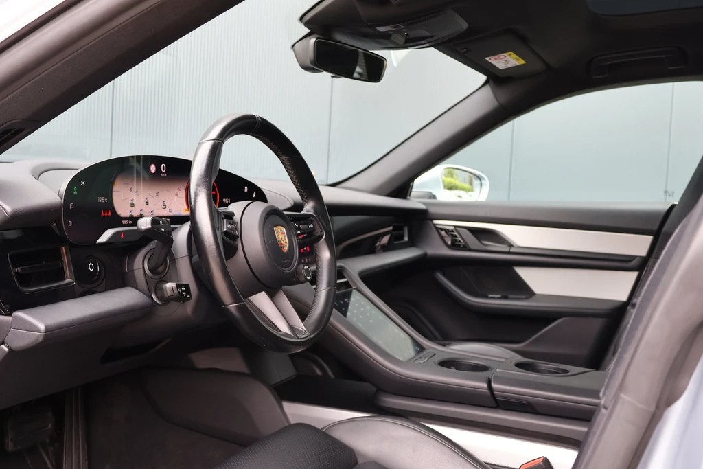 Porsche Taycan – foto 8
