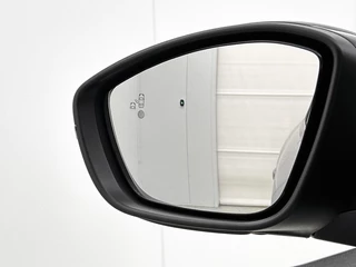 Peugeot 208 – thumbnail 18